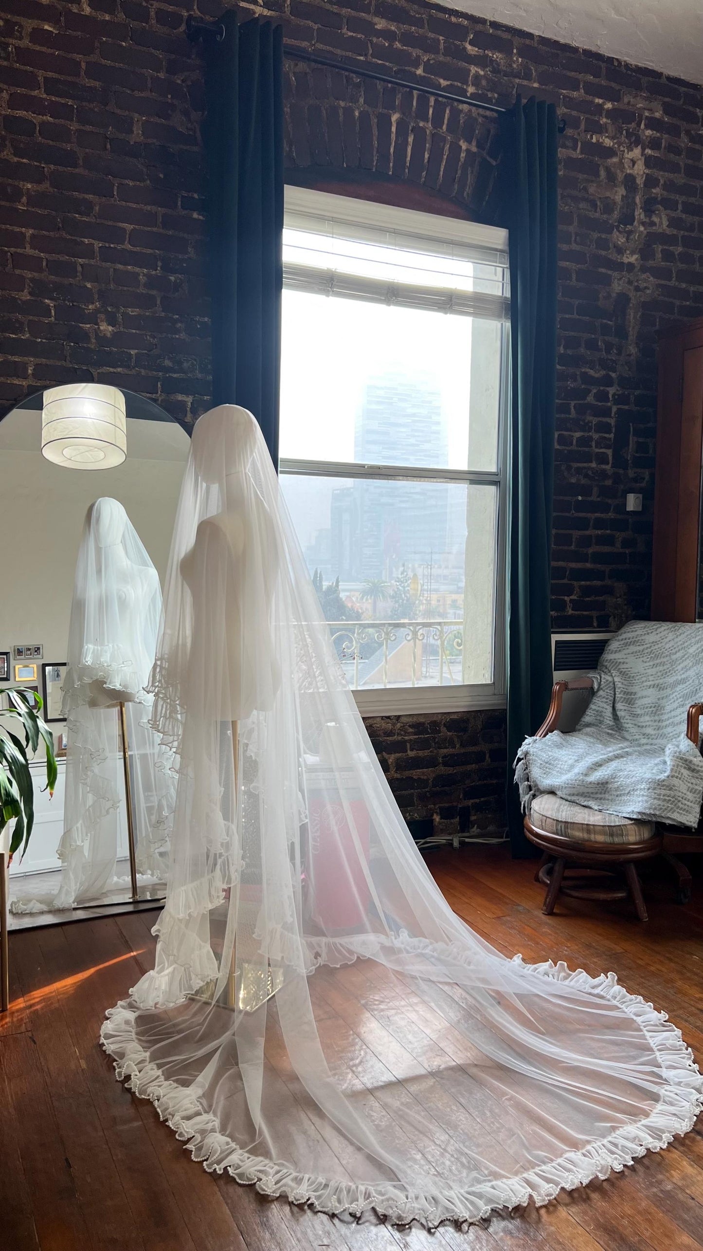 PEARLS ‘n RUFFLES Micro-pearl Edge Ruffle Veil