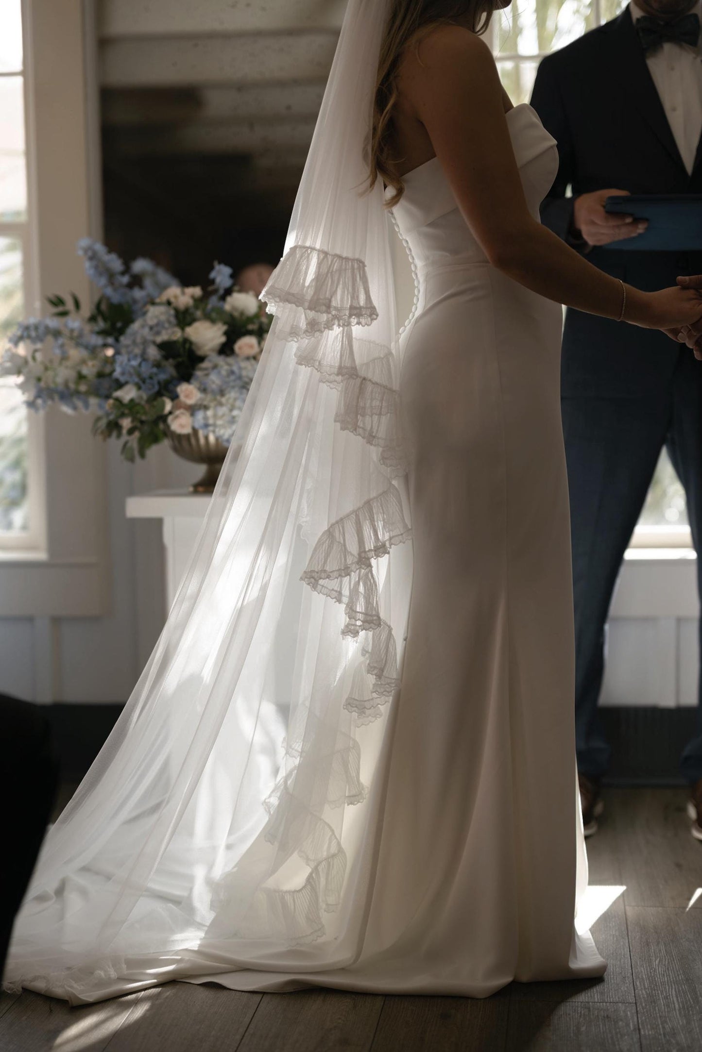 RUFFLE ME SOFTLY | Scallop Lace Edge Ruffle Veil