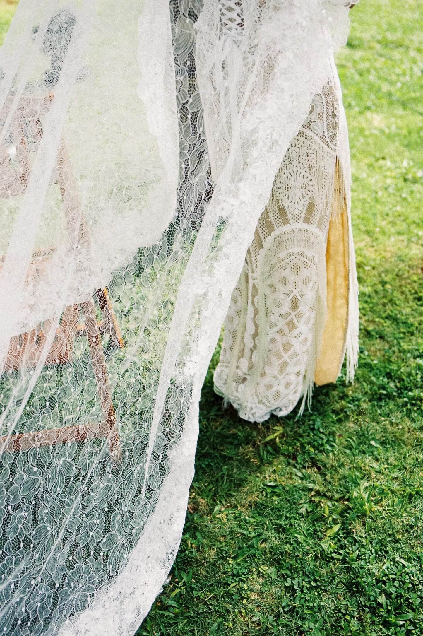 WHEN PETALS FALL Mantilla Veil | Scallop Lace Mantilla Bridal Veil, Chapel Veil, Mantilla