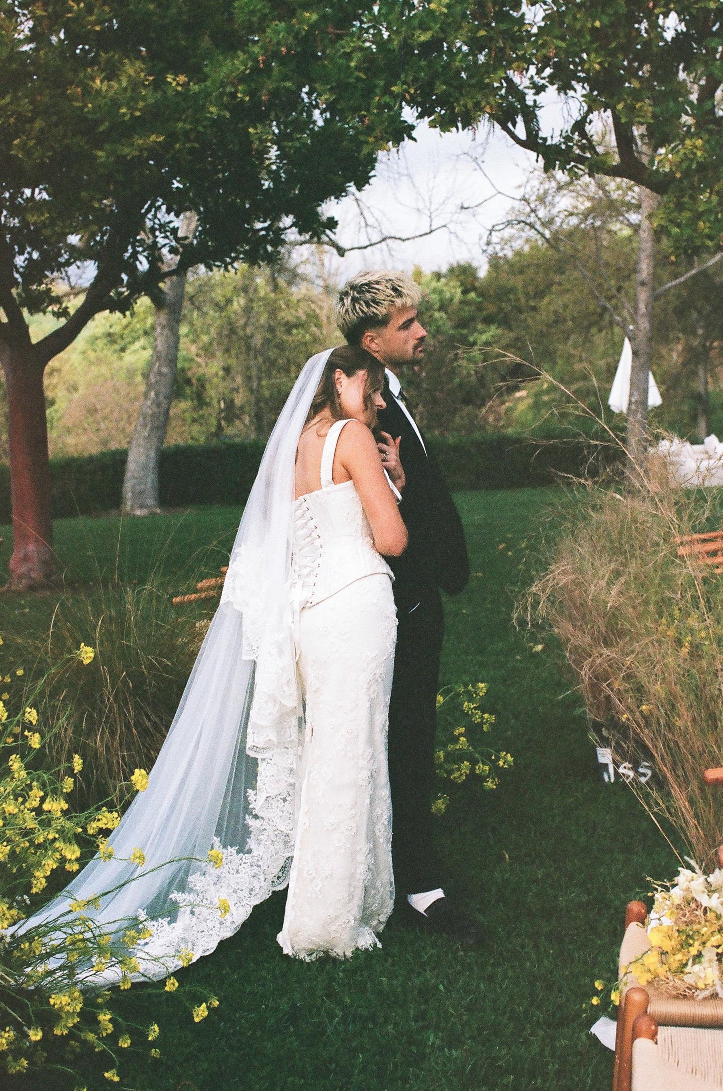 FOREVER YOURS | Scalloped Lace Mantilla Veil