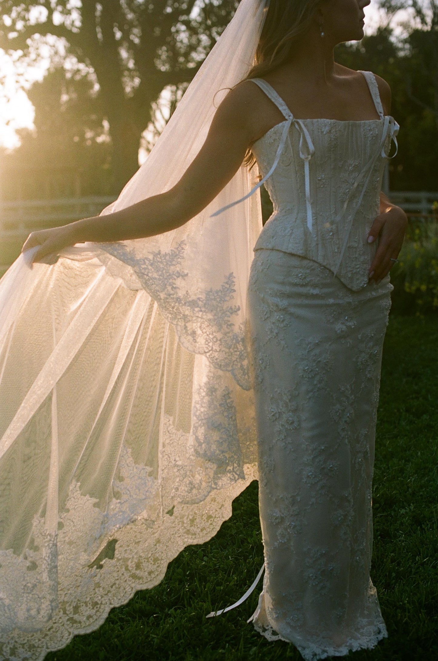 FOREVER YOURS | Scalloped Lace Mantilla Veil