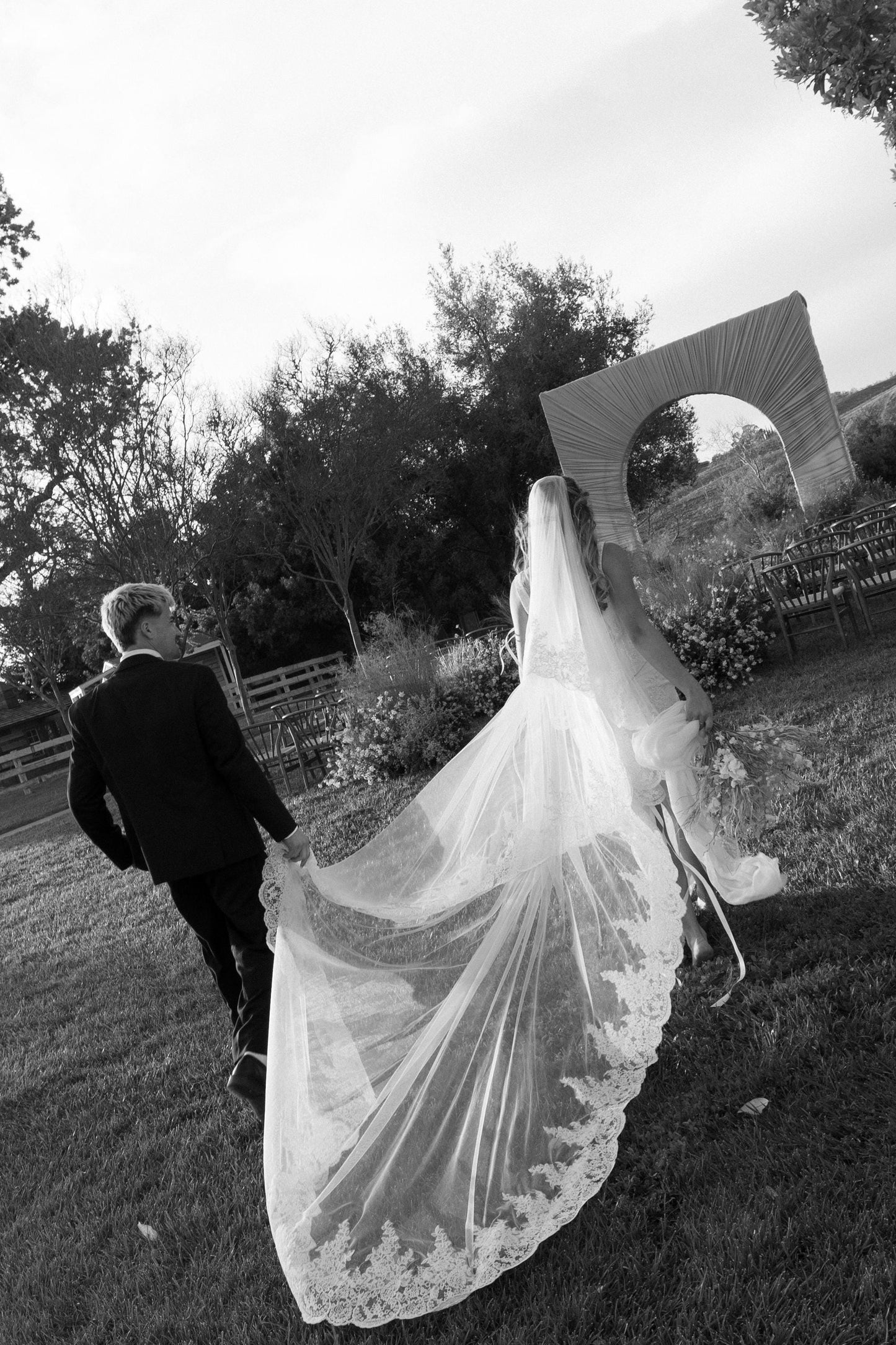 FOREVER YOURS | Scalloped Lace Mantilla Veil